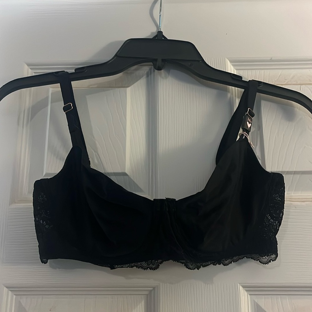 NWT Victoria’s Secret Dream Angels bra
